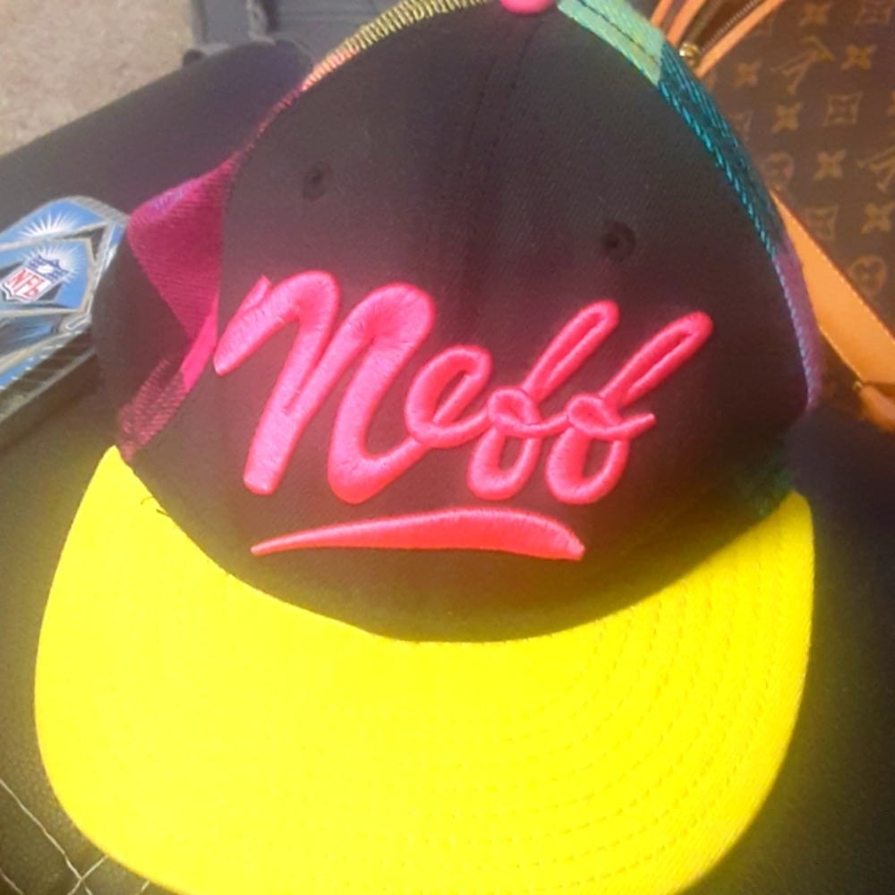 VINTAGE NEFF PLAID BASEBALL HAT NRMINT CONDITION